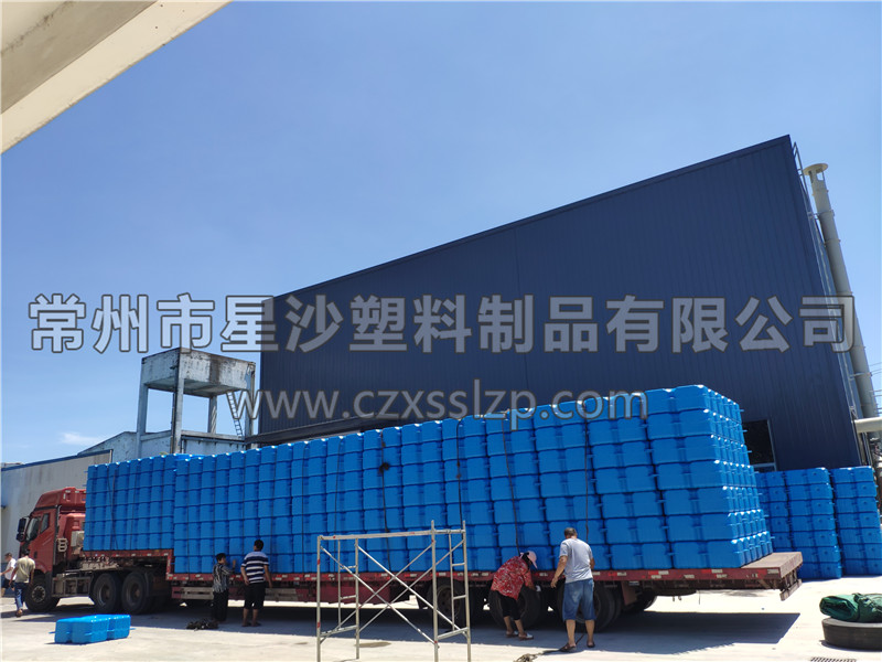 常州市星沙塑料制品有限公司-安徽亳州1M*1M*0.4M大浮筒发货5