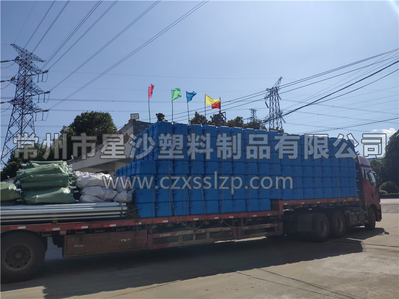 常州市星沙塑料制品有限公司-安徽亳州1M*1M*0.4M大浮筒发货16